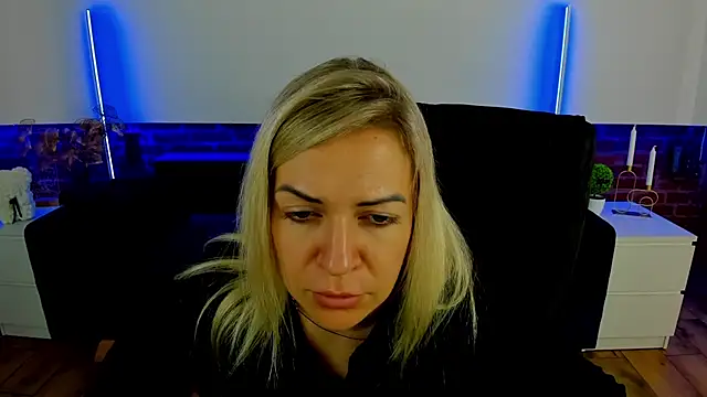 Anna Snows online show from September 2025 01:37:02 PM