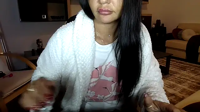 Snapshot of Ella_sweety00 chatting on May 2026 11:21:01 PM Ella sweety00 online show from May 2026 11:21:01 PM