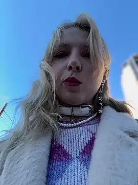 EveLittleSinner online show from October 2025 09:45:01 AM