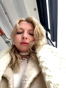 EveLittleSinner online show from October 2025 09:09:02 AM