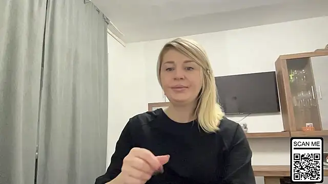 Snapshot of Blondie_xoxoxo chatting on October 2025 05:49:02 AM Blondie xoxoxo online show from October 2025 05:49:02 AM