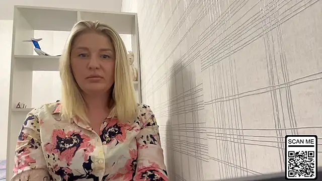 Snapshot of Blondie_xoxoxo chatting on October 2025 05:13:02 PM Blondie xoxoxo online show from October 2025 05:13:02 PM