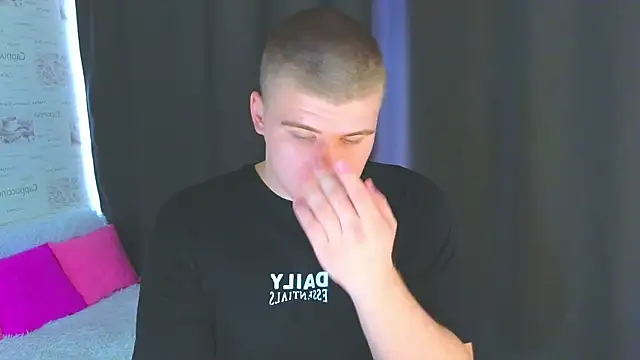 kittenmurr online show from October 2025 03:47:01 AM