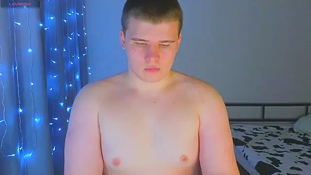 kittenmurr online show from November 2025 01:14:02 PM