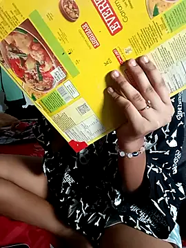 Snapshot of Cutie_Shruti chatting on October 2025 12:25:02 PM Cutie Shruti online show from October 2025 12:25:02 PM