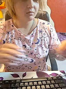 Snapshot of qSensi chatting on November 2025 11:18:02 PM qSensi online show from November 2025 11:18:02 PM