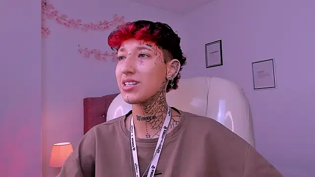 Luci Rose online show from April 2026 07:42:02 PM