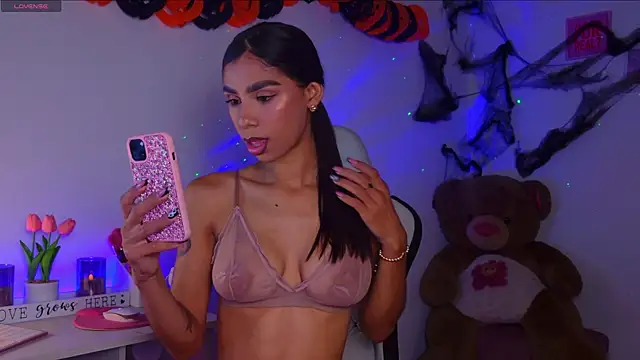 Snapshot of BrunetteAdams001 chatting on October 2025 05:20:02 AM BrunetteAdams001 online show from October 2025 05:20:02 AM