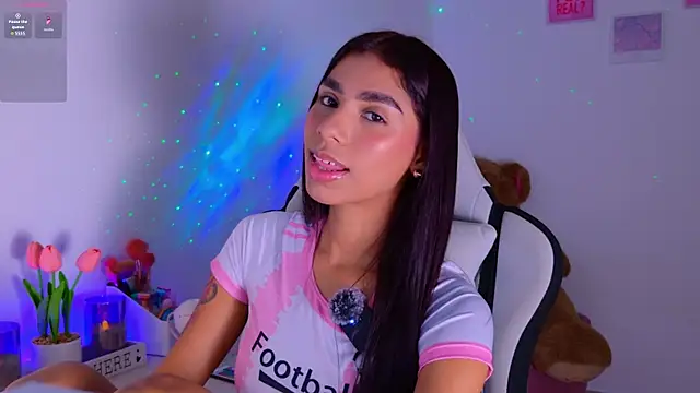 Snapshot of BrunetteAdams001 chatting on November 2025 04:22:02 AM BrunetteAdams001 online show from November 2025 04:22:02 AM