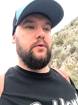 Snapshot of Ole_Plus chatting on October 2025 09:09:02 AM Ole Plus online show from October 2025 09:09:02 AM