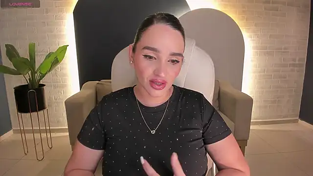 NovaSpencer online show from December 2025 07:52:01 PM