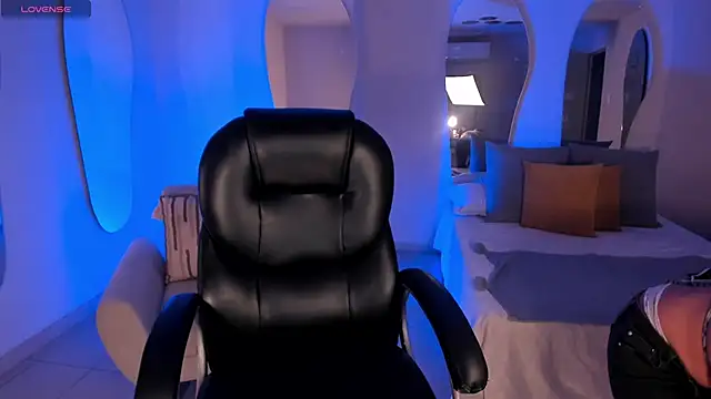 Snapshot of AyshelBrown chatting on September 2025 04:06:02 AM AyshelBrown online show from September 2025 04:06:02 AM