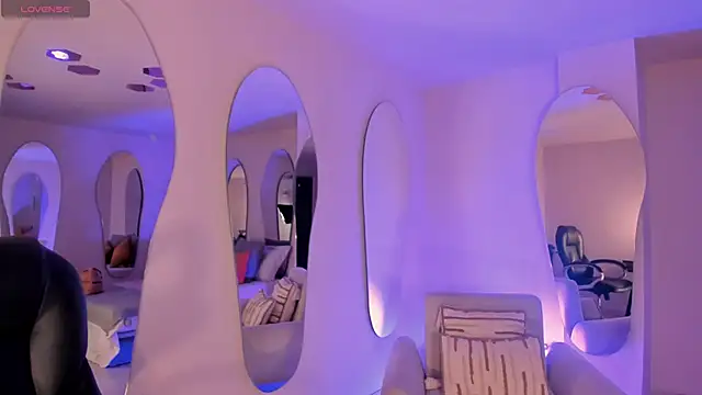 Snapshot of AyshelBrown chatting on October 2025 04:37:02 AM AyshelBrown online show from October 2025 04:37:02 AM