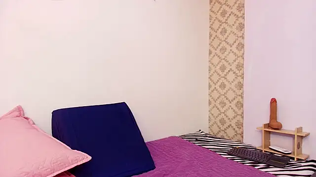 Snapshot of Vero_Temptation chatting on September 2025 03:06:02 AM Vero Temptation online show from September 2025 03:06:02 AM