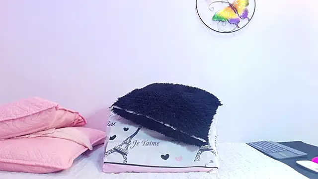 Snapshot of Vero_Temptation chatting on September 2025 03:10:01 AM Vero Temptation online show from September 2025 03:10:01 AM