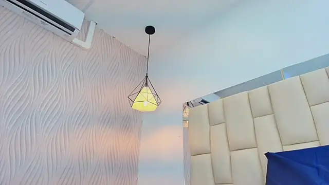 Snapshot of Vero_Temptation chatting on November 2025 12:05:02 PM Vero Temptation online show from November 2025 12:05:02 PM