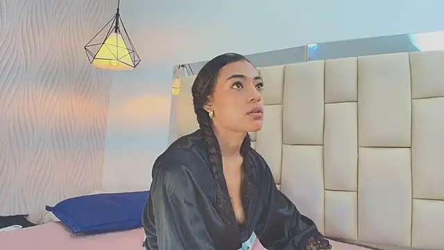 Snapshot of Vero_Temptation chatting on November 2025 12:05:01 PM Vero Temptation online show from November 2025 12:05:01 PM