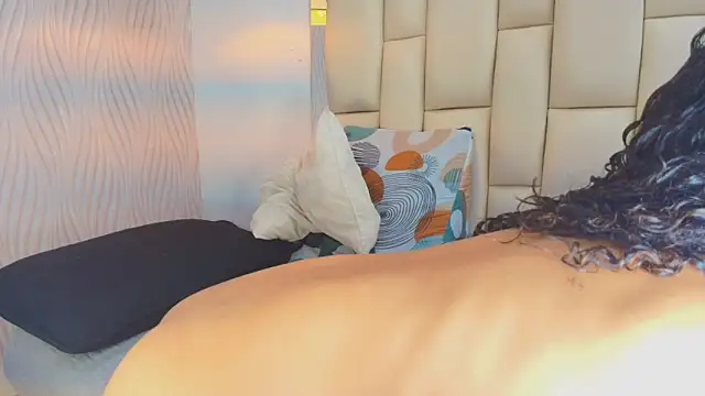 Snapshot of Vero_Temptation chatting on November 2025 12:07:01 PM Vero Temptation online show from November 2025 12:07:01 PM