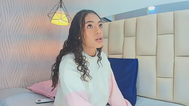 Snapshot of Vero_Temptation chatting on December 2025 12:25:02 PM Vero Temptation online show from December 2025 12:25:02 PM