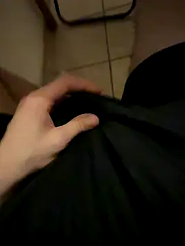 Snapshot of Dicksxd chatting on September 2025 09:05:01 PM Dicksxd online show from September 2025 09:05:01 PM