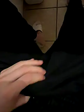 Snapshot of Dicksxd chatting on November 2025 12:32:01 AM Dicksxd online show from November 2025 12:32:01 AM