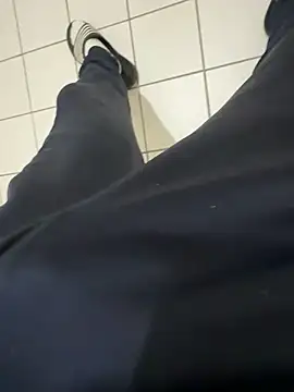 Snapshot of Dicksxd chatting on December 2025 07:00:01 PM Dicksxd online show from December 2025 07:00:01 PM