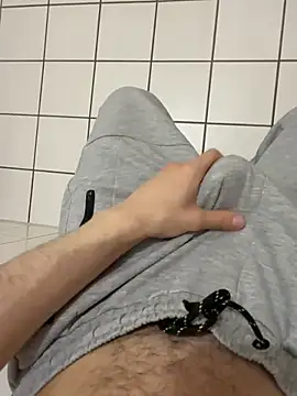 Dicksxd online show from May 2026 06:15:02 PM