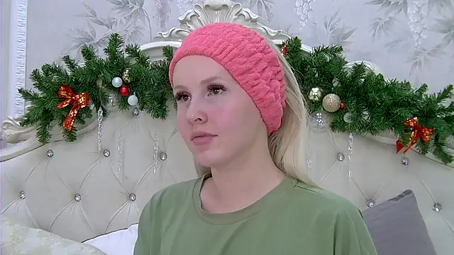 EllieFrosty  online show from December 2025 02:11:01 PM