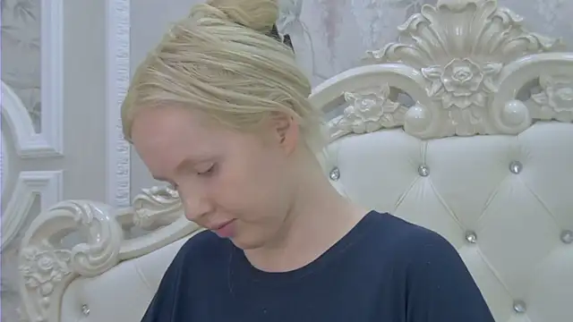 EllieFrosty  online show from May 2026 02:22:01 PM