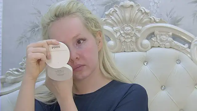 EllieFrosty  online show from May 2026 12:30:02 AM