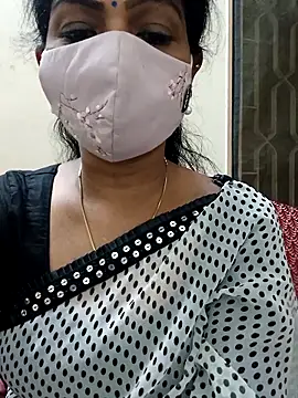 Snapshot of Rithya27 chatting on October 2025 06:28:02 PM Rithya27 online show from October 2025 06:28:02 PM