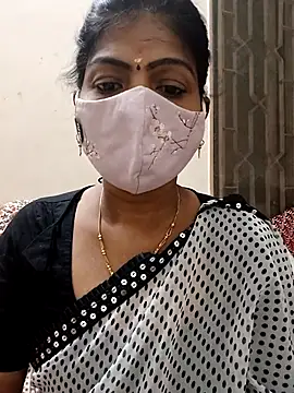 Snapshot of Rithya27 chatting on December 2025 08:04:02 PM Rithya27 online show from December 2025 08:04:02 PM