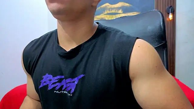 Snapshot of DylanGuss chatting on September 2025 11:32:02 AM DylanGuss online show from September 2025 11:32:02 AM