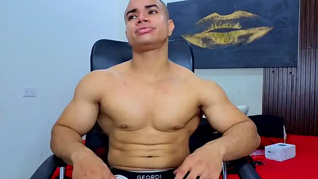 Snapshot of DylanGuss chatting on September 2025 12:27:01 PM DylanGuss online show from September 2025 12:27:01 PM