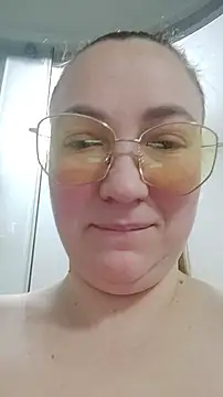 Kiss Eva online show from December 2024 10:08:02 PM