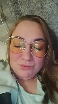 Kiss Eva online show from December 2024 12:04:01 AM