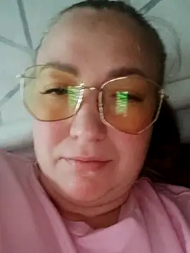 Kiss Eva online show from October 2025 12:33:01 PM