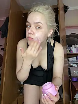 April Purr online show from May 2026 07:46:02 AM