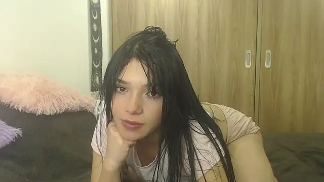 Snapshot of Lunx_Bbita chatting on December 2025 05:47:01 AM Lunx Bbita online show from December 2025 05:47:01 AM