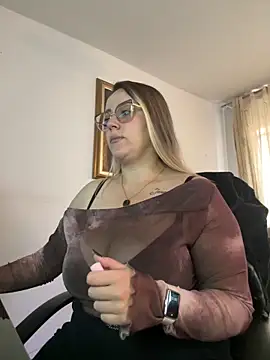 CurvyLust x online show from May 2026 01:51:01 PM