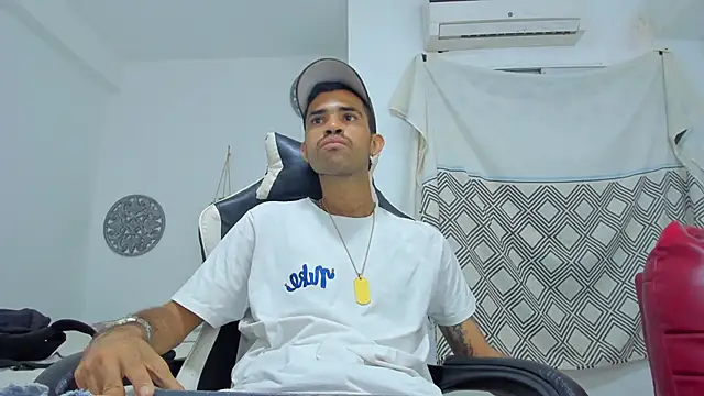 adri sexboy229 online show from October 2025 12:55:01 AM