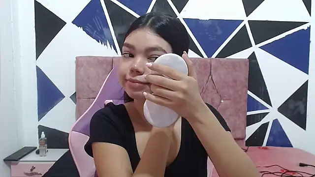 shy luna18 online show from October 2025 12:35:02 PM