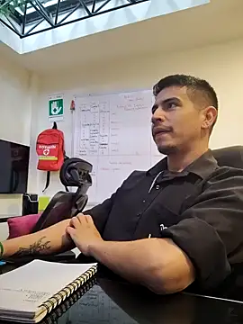 Snapshot of Juann-cock chatting on November 2025 04:07:02 PM Juann-cock online show from November 2025 04:07:02 PM