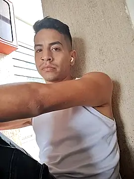 Snapshot of Juann-cock chatting on December 2025 08:57:01 PM Juann-cock online show from December 2025 08:57:01 PM