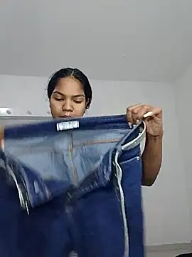 CloeeHills  online show from September 2025 10:37:01 AM