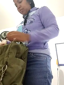 CloeeHills  online show from September 2025 10:40:02 AM