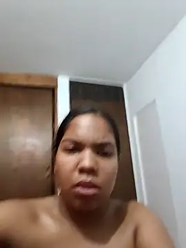 CloeeHills  online show from October 2025 06:52:01 PM