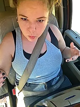 Snapshot of LacyLaurent chatting on November 2025 06:40:02 PM LacyLaurent online show from November 2025 06:40:02 PM