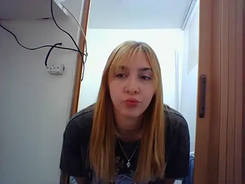 Snapshot of ayebran chatting on September 2025 09:59:02 PM ayebran online show from September 2025 09:59:02 PM