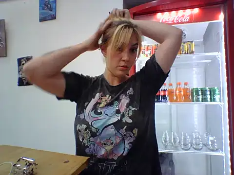 Snapshot of ayebran chatting on September 2025 10:00:01 PM ayebran online show from September 2025 10:00:01 PM